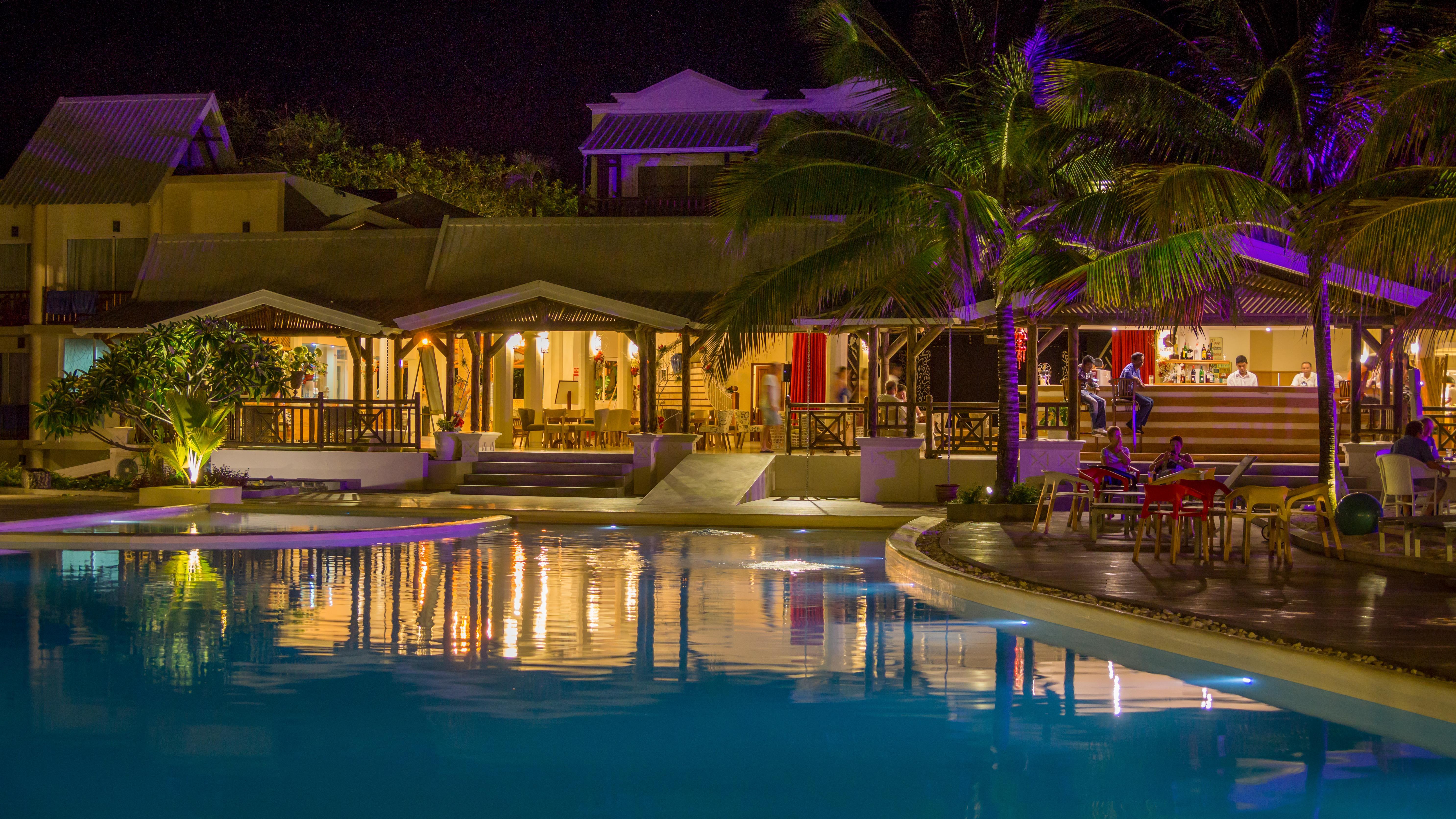 Le Peninsula Bay Beach Resort & Spa Blue Bay Exterior photo