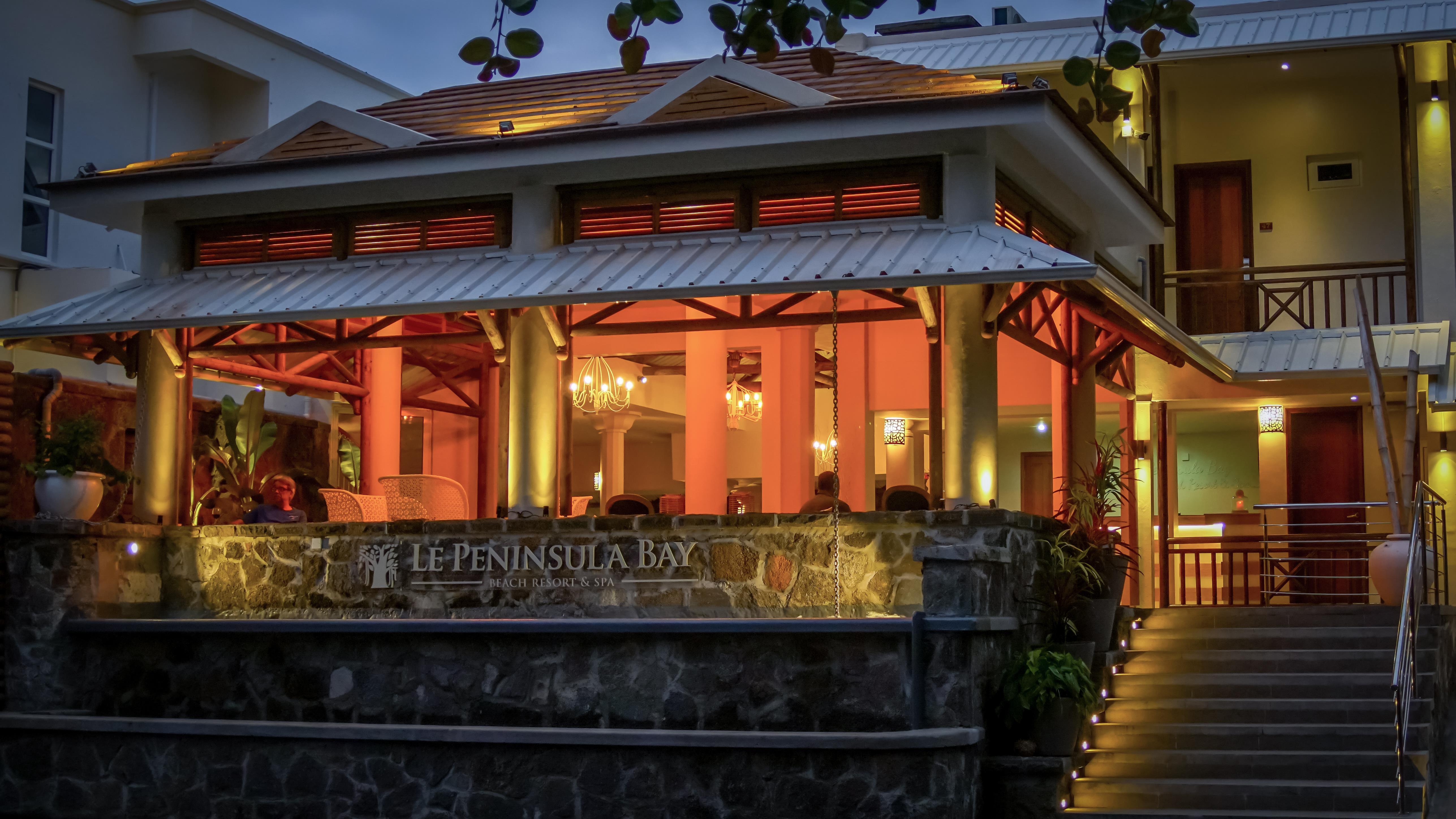 Le Peninsula Bay Beach Resort & Spa Blue Bay Exterior photo